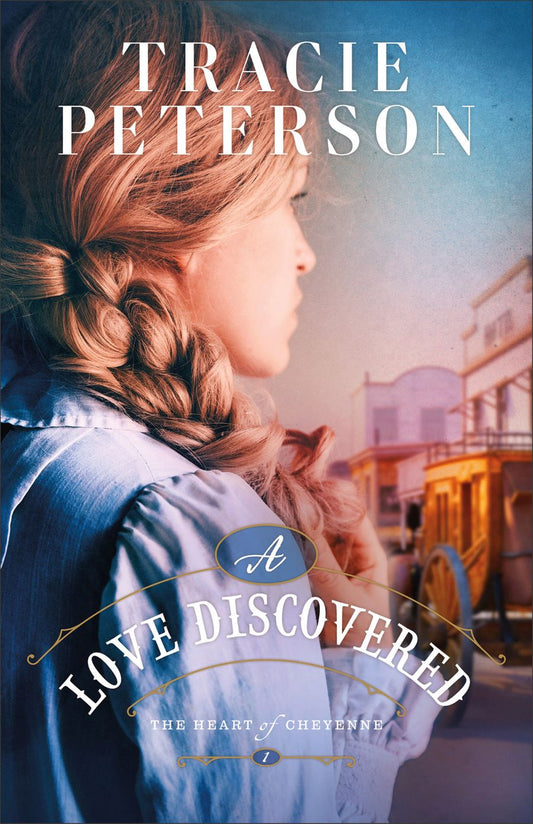 Front cover of A Love Discovered (large print) by Tracie Peterson.